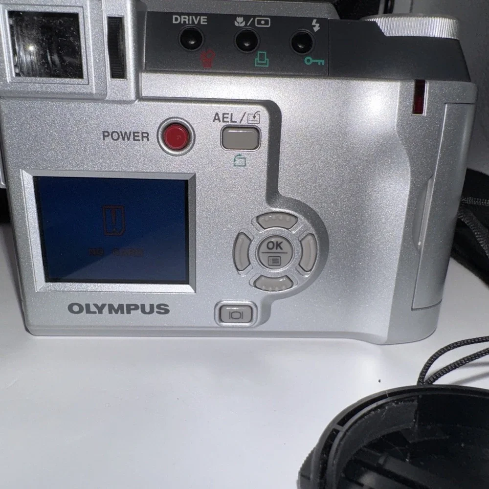 Olympus CAMEDIA C-700 Ultra Zoom 2.1MP Digital Camera Untested